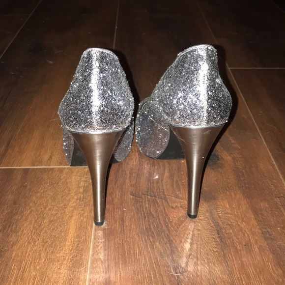 Guess High Heels - Picture 2 of 5